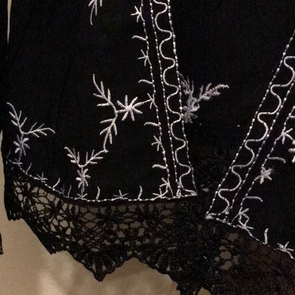 Boho Black & White Embroidered Kimono - Picture 5 of 7